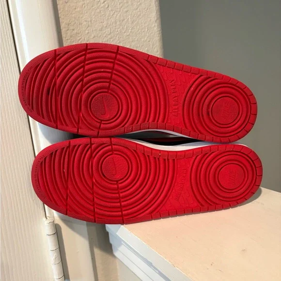 Nike Boys Court Borough Low 2 GS 'Bred' BQ5448-007 Sneakers- Size 5Y - Picture 6 of 9